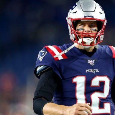 Mariscal Tom Brady hace dos anotaciones por tierra y Patriots siguen invictos