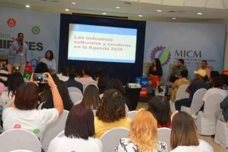 En Semana Mipymes artistas plantean RD tiene potencial para convertir industria creativa en motor económico