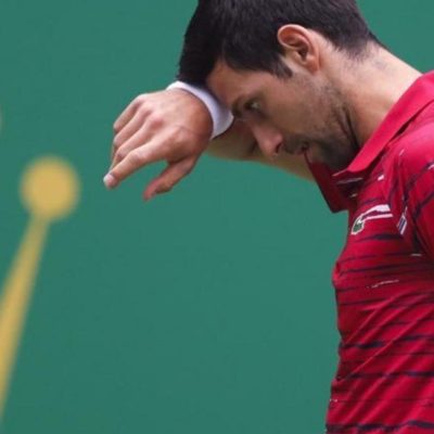 Novak Djokovic cae en Shanghái ante Tsitsipas y Nadal se acerca al número uno