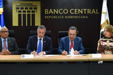 Firman memorando de entendimiento para una mayor organización de la deuda pública