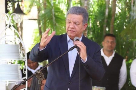Leonel Fernández afirma no se opone a habilitación presidente Danilo Medina