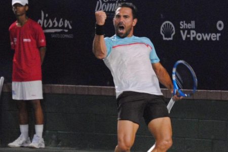 Víctor Estrella cae ante Thiago Monteiro y se retira del tenis oficialmente