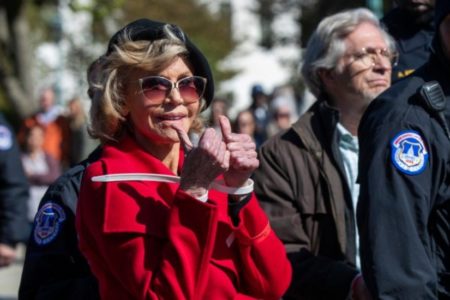 Jane Fonda, detenida por tercera vez durante protesta contra crisis climática