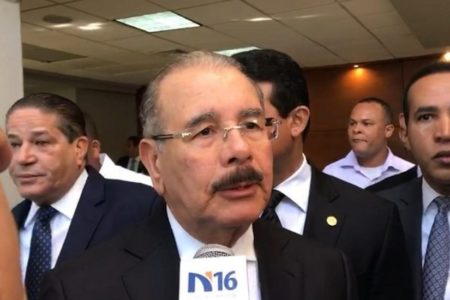 Presidente Danilo Medina destaca las cualidades Mario Lama