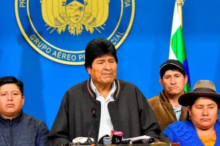 Evo Morales reclama a Carlos Mesa y Luis Camacho la “pacificación” de Bolivia