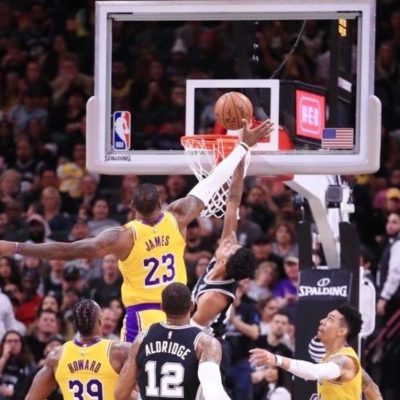 James anota 33 puntos y mantiene imparables a los Lakers