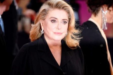 La actriz Catherine Deneuve, hospitalizada en “estado serio”