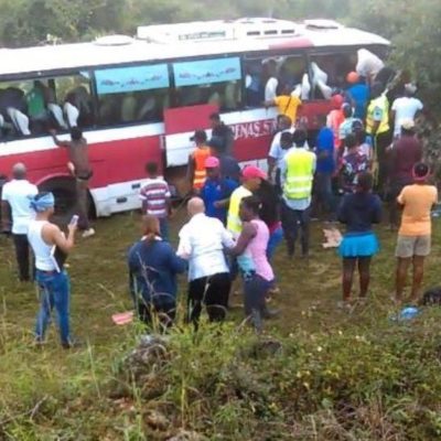 Al menos 17 personas resultan heridas en accidente de tránsito en autopista Juan Pablo II