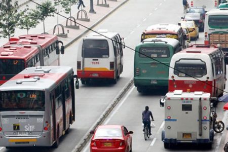 Reportan bloqueos transporte público en inicio de jornada de protestas en Colombia