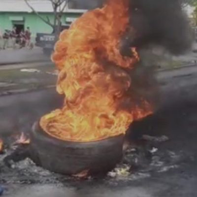 Estudiantes del liceo Ercilia Pepín en SFM protestan por incumplimientos de Educación