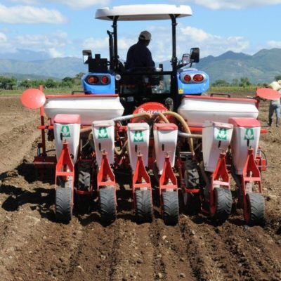 Agricultura prepara gratis más de 58 mil tareas a 935 agricultores de la Regional Central