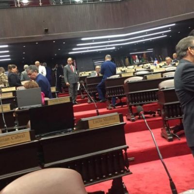 Diputados enviarán préstamos por 500 millones dólares a Comisión