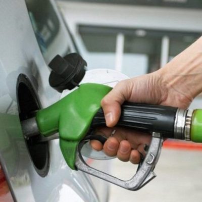 Precios de gasolinas bajan más de dos pesos; otros combustibles suben ligeramente