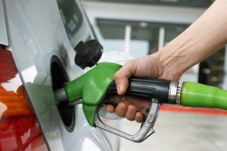 Precios de gasolinas bajan más de dos pesos; otros combustibles suben ligeramente