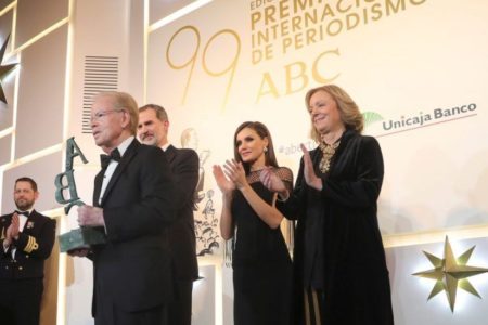 Rey Felipe galardona a José Luis Corripio en España por su trayectoria empresarial