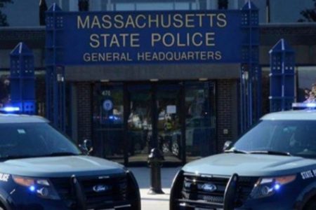 Dominicano se entrega en estación policial de Massachusetts tras herir a otro hombre