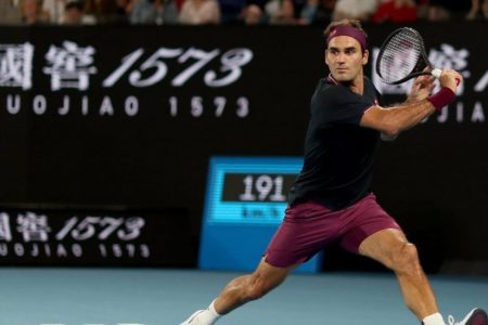 Federer pasa por encima de Krajinovic y accede a tercera ronda