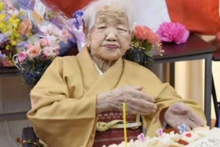 La nipona Kane Tanaka cumple 117 años y revalida récord de mujer más longeva del mundo