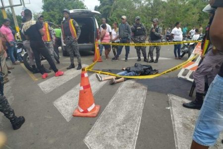 Multitud lincha a presunto delincuente en la provincia Duarte