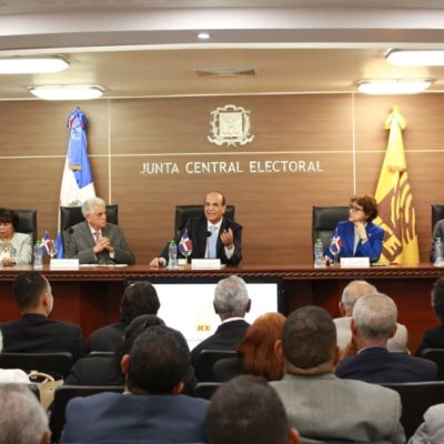 Pleno JCE se reúne con presidentes y secretarios de 158 Juntas Electorales sobre organización elecciones municipales