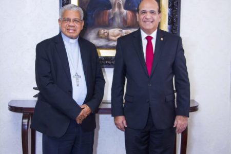 Presidente JCE sostiene encuentro con Monseñor Francisco Ozoria, Arzobispo Metropolitano de Santo Domingo