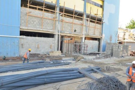 Siete años después, hospital Cabral y Báez sigue en construcción