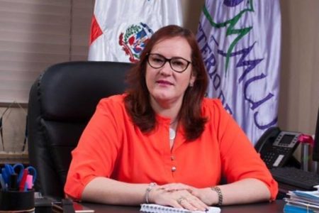 Janet Camilo reafirma compromiso del gobierno de eliminar matrimonio infantil