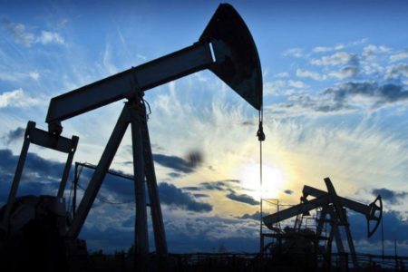 El precio del crudo OPEP baja un 5,8 % hasta 55,51 dólares por barril
