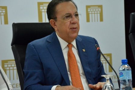 Valdez Albizu dice informalidad economía se redujo en 2.8 puntos porcentuales en 5 años