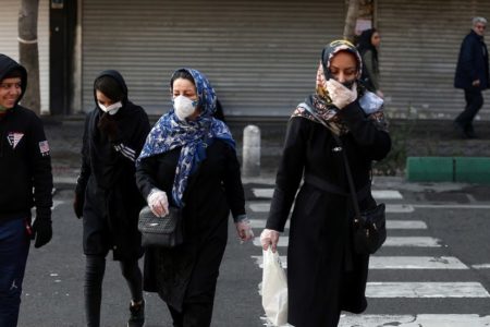 Irán reduce el número de presos por el coronavirus, causa de 1.135 muertes