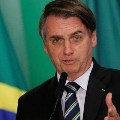 Bolsonaro pone en duda cifra de muertes por COVID-19 y pide volver a trabajar