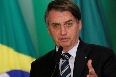 Bolsonaro pone en duda cifra de muertes por COVID-19 y pide volver a trabajar