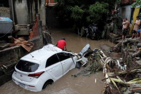 Diez muertos y cinco desaparecidos por fuertes lluvias en Brasil