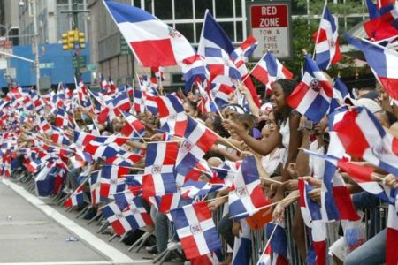 Dominicanos en Nueva York continúan preocupados por efecto regla carga pública