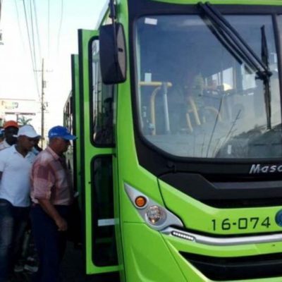 La OMSA higieniza sus autobuses y distribuye información sobre coronavirus