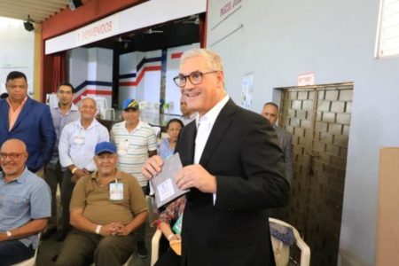 Gonzalo Castillo felicita desde ya a ganadores de elecciones municipales
