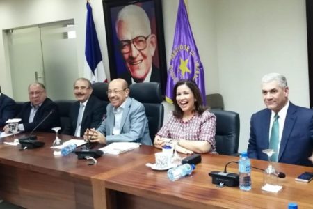 Comité Político del PLD reunido desde esta tarde con miras a municipales