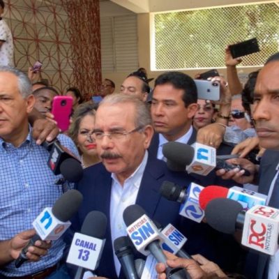 Presidente Medina dice Gobierno anunciará más medidas contra el coronavirus