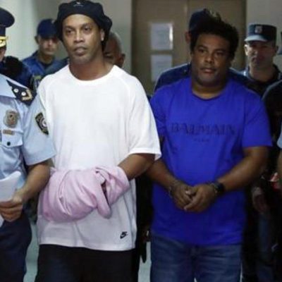 Ronaldinho, una semana arrestado en Paraguay mientras sigue cerca a empresaria