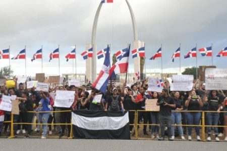 Informe OEA: Posición de los jóvenes que protestaron frente a la Plaza de la Bandera