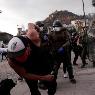 Noche de protestas en Chile termina con más de 60 detenciones y 10 heridos