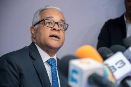 “La población es muy dada a exigir derecho pero cuando se habla de deberes se hacen los locos”, dice ministro de Salud