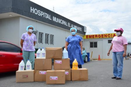 Senadora Cristina Lizardo continúa entregando insumos y alimentos a: hospitales, fundaciones, centros comunitarios y familias necesitadas