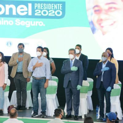 Leonel Fernández anuncia concurso nacional para jóvenes emprendedores