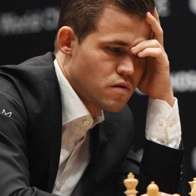 Carlsen arrolla a Nakamura en el primer asalto de semifinales