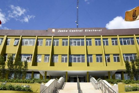 JCE y Comisión de Acompañamiento sostienen reunión sobre elecciones de julio; acuerdan próxima reunión para el martes 12 de mayo