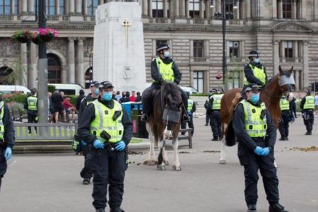 Al menos tres muertos en un ataque con cuchillo en un hotel de Glasgow