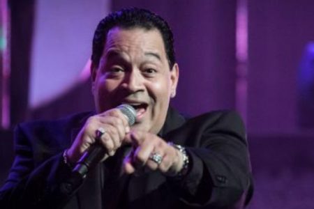 Tito Nieves llega a sus 62 años y estos son cinco canciones imprescindibles de su carrera