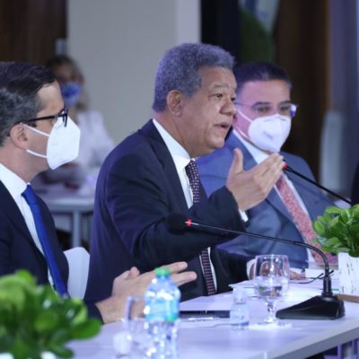 Leonel Fernández propone alianza público-privada para construir una mejor República Dominicana