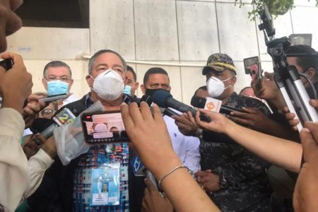 Cuatro miembros de la Policía Militar Electoral detenidos por robo en junta de Santiago